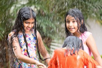 Stoïcisme: kinderen in de regen